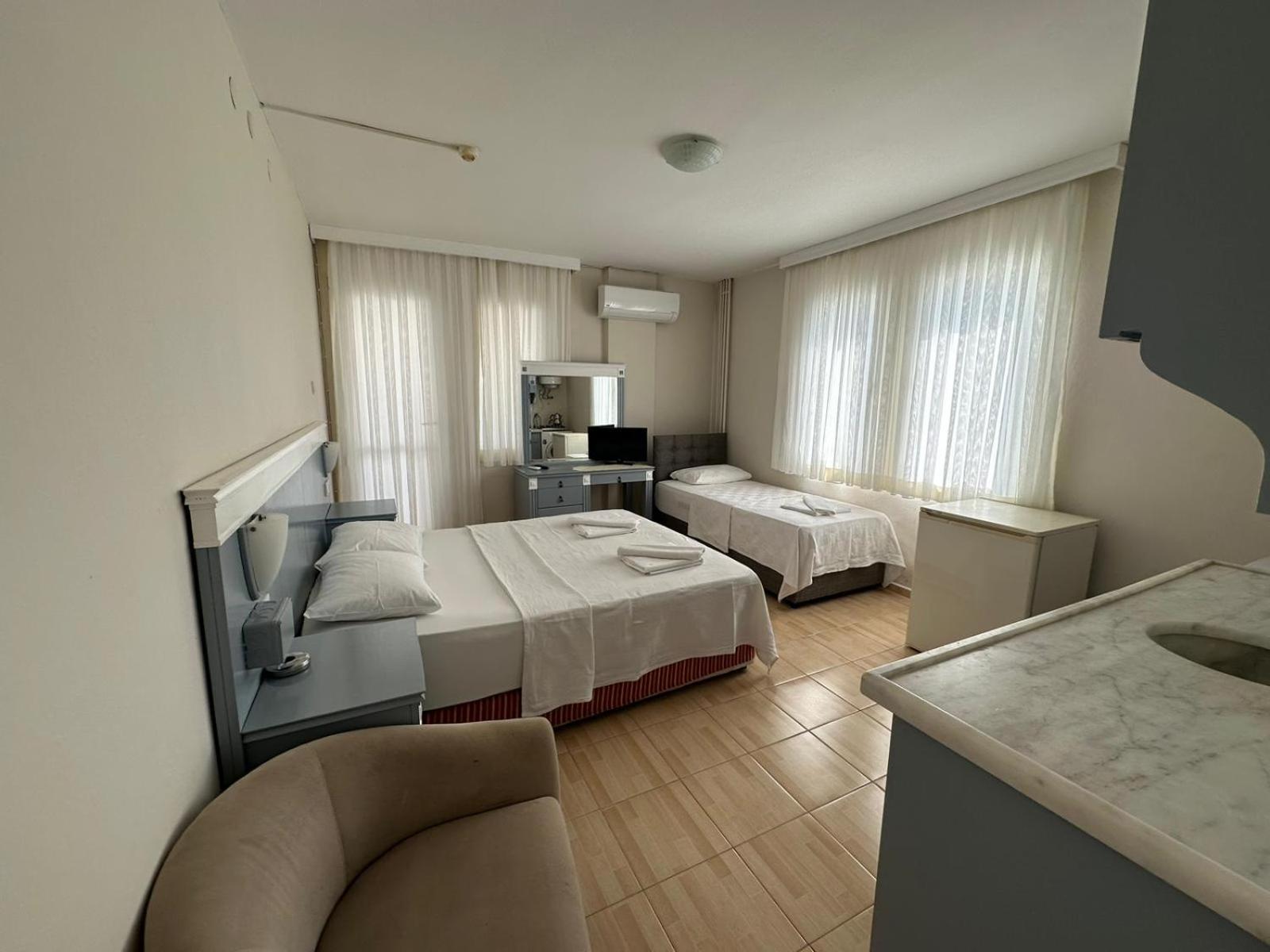 Cicek Apart Hotel Çeşme Extérieur photo