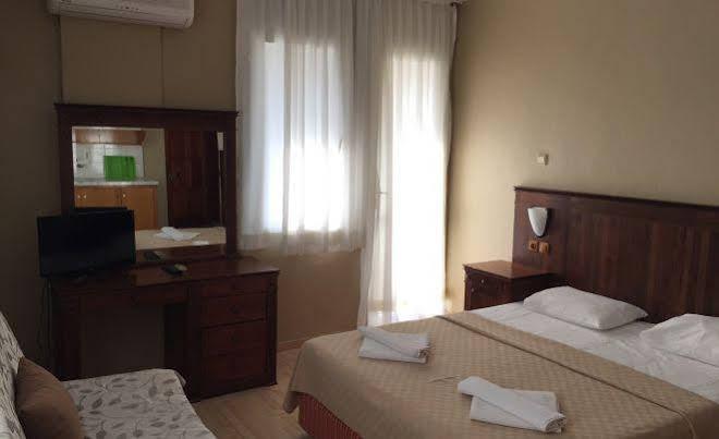 Cicek Apart Hotel Çeşme Extérieur photo